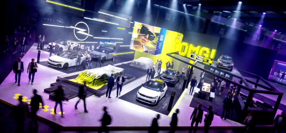 Opel STX Concept και OMG! GSE: Στο Παρίσι