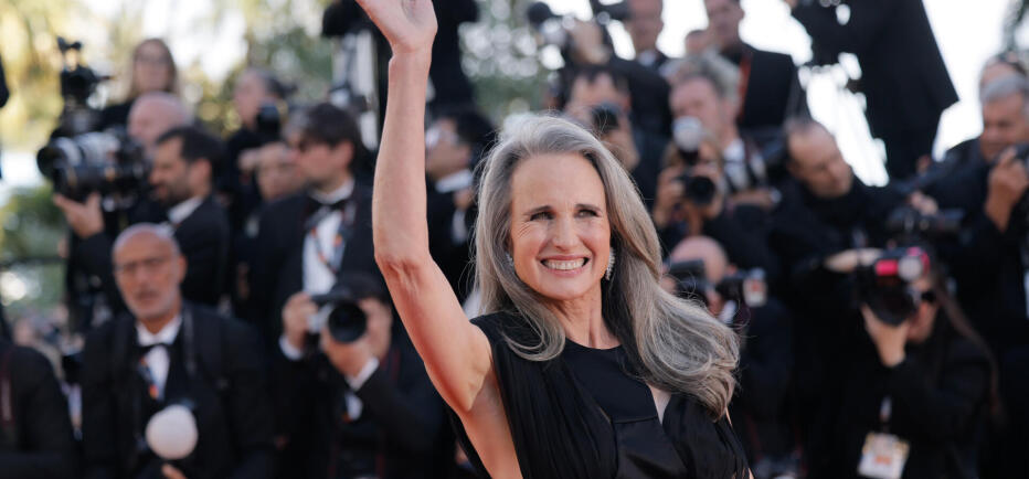 Η πρωταγωνίστρια των '90ς Andie Macdowell δηλώνει ευτυχισμένη γιαγιά
