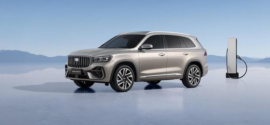 Το Geely Monjaro EM-i στο σαλόνι αυτοκινήτου του Παρισιού