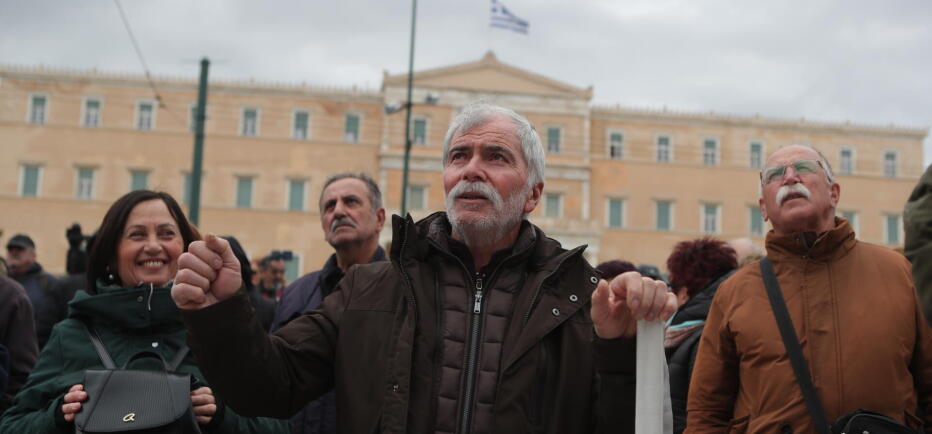 Συνταξιοδότηση: Νέο ρεκόρ αιτήσεων υπό τον φόβο αλλαγών στα όρια ηλικίας