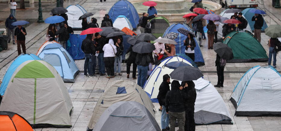 Φοιτητές έστησαν σκηνές στο Σύνταγμα - Διαμαρτύρονται για τα ακριβά ενοίκια