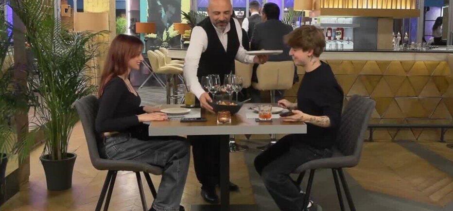 First Dates: Η Ιωάννα έμαθε ότι ο Γιώργος οδηγεί μηχανή και… ενθουσιάστηκε