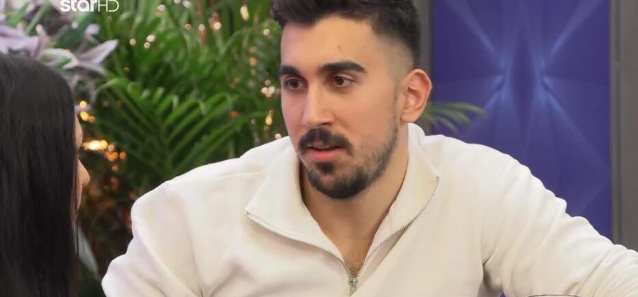 Ζενεβιέβ για Άκη: « Σπουδάζει μαθηματικά, άμυαλος δεν είναι»