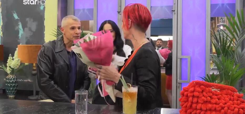 Λουλούδια, γλυκά και… εκπλήξεις στο First Dates!