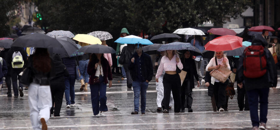 Καιρός: 48ωρο με καταιγίδες - Κόκκινη προειδοποίηση για την 28η Οκτωβρίου