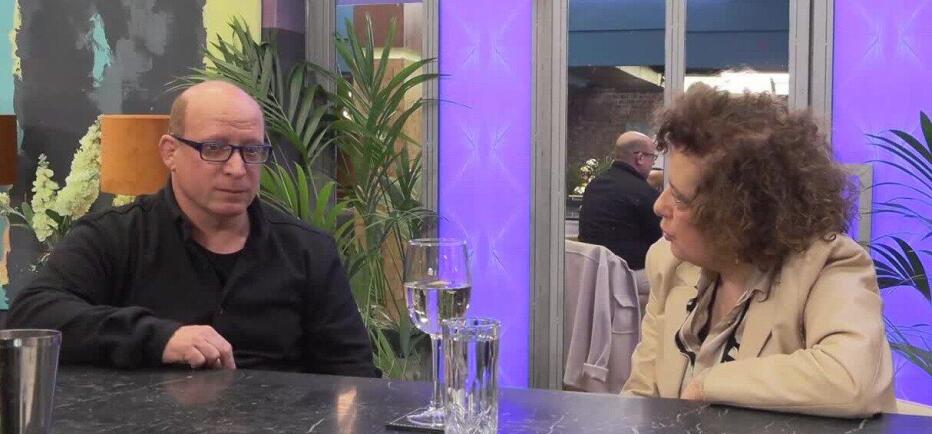First Dates: Η πρώτη γνωριμία και η ερώτηση για το... επίπεδο εκπαίδευσης!