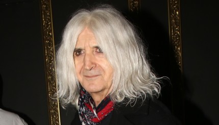 Νίκος Καρβέλας